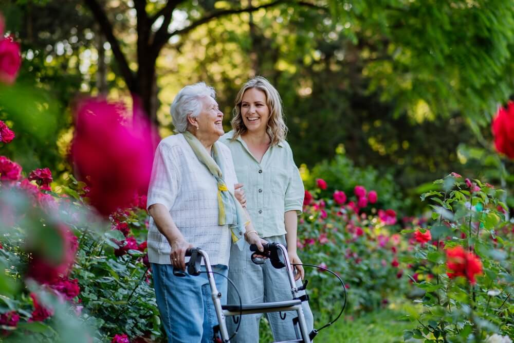 Wandelstok, rollator of elektrische scooter: welk mobiliteitshulpmiddel past bij jou?